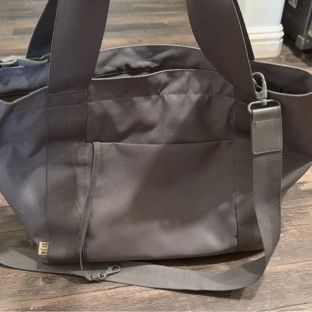 Beisics tote